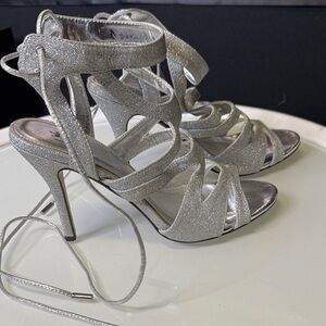 Kate and Mel GLAMOROUS Shimmering Silver Scrappy Heels